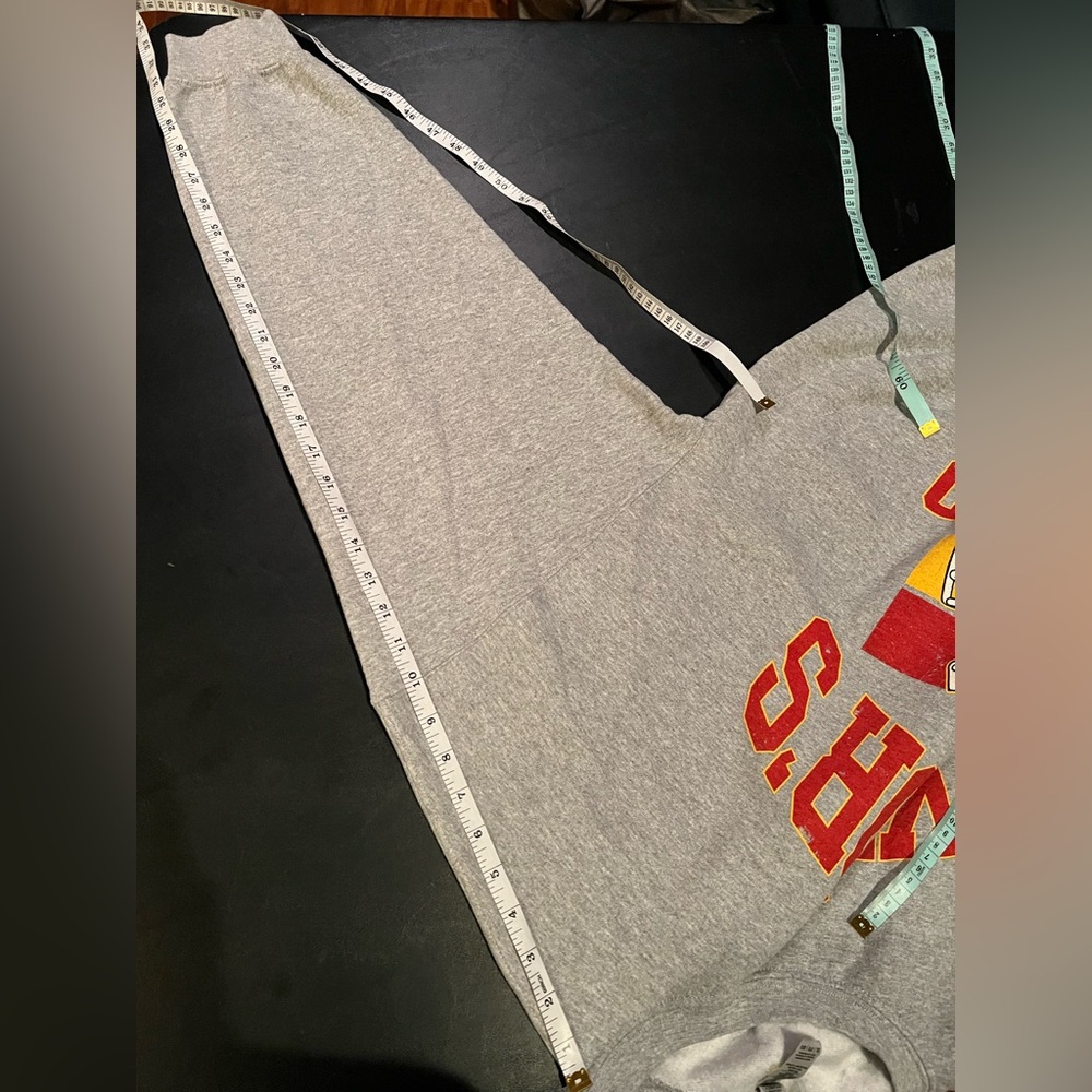 Go Taylor’s Boyfriend Gray Crewneck Graphic Sweatshirt - Picture 8 of 9